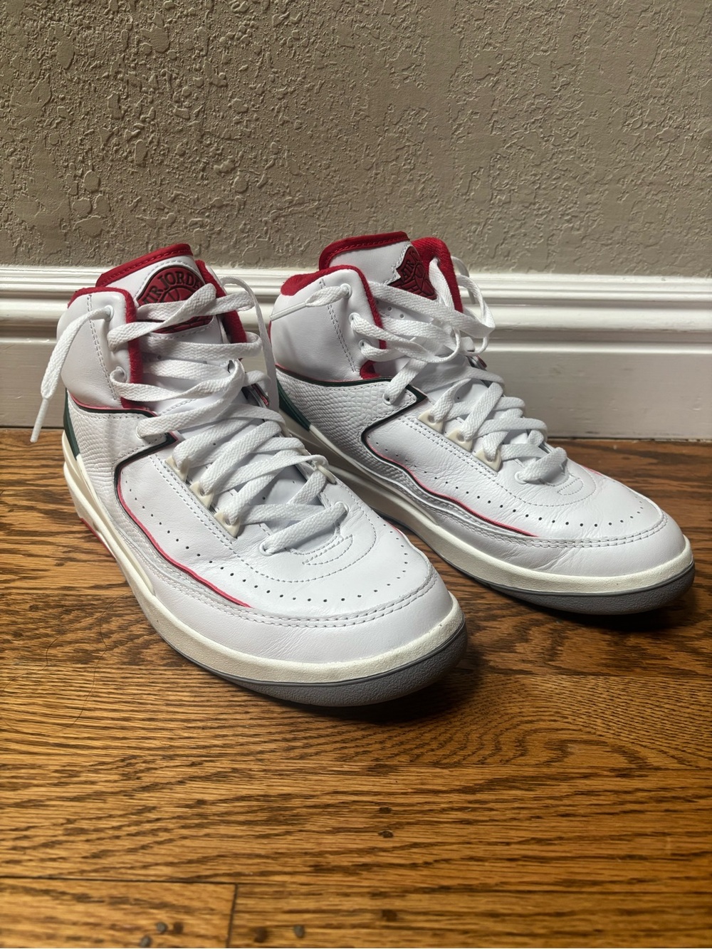 Nike Air Jordan Retro 2 Sneakers
